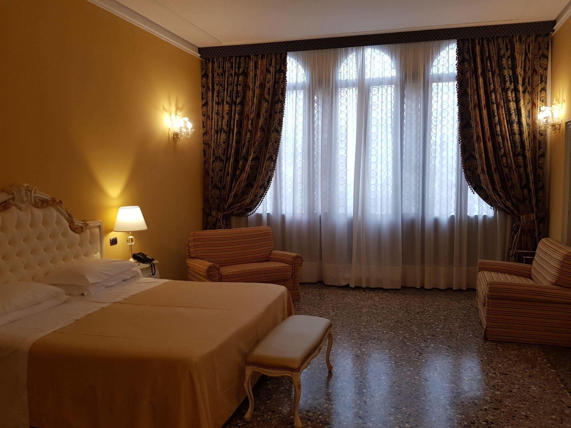 Ca' Bragadin E Carabba 3* Venecia