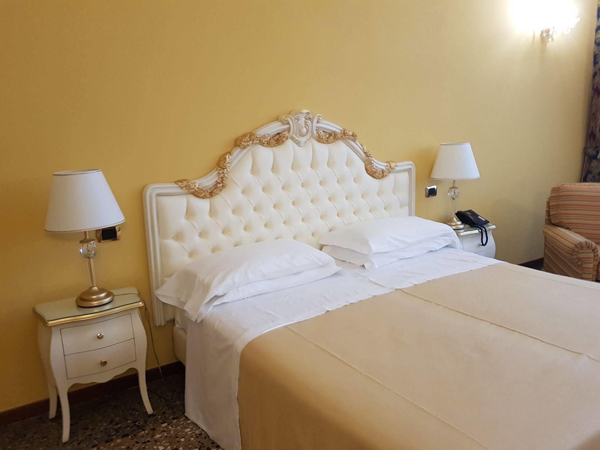 Ca' Bragadin E Carabba Pensión 3*