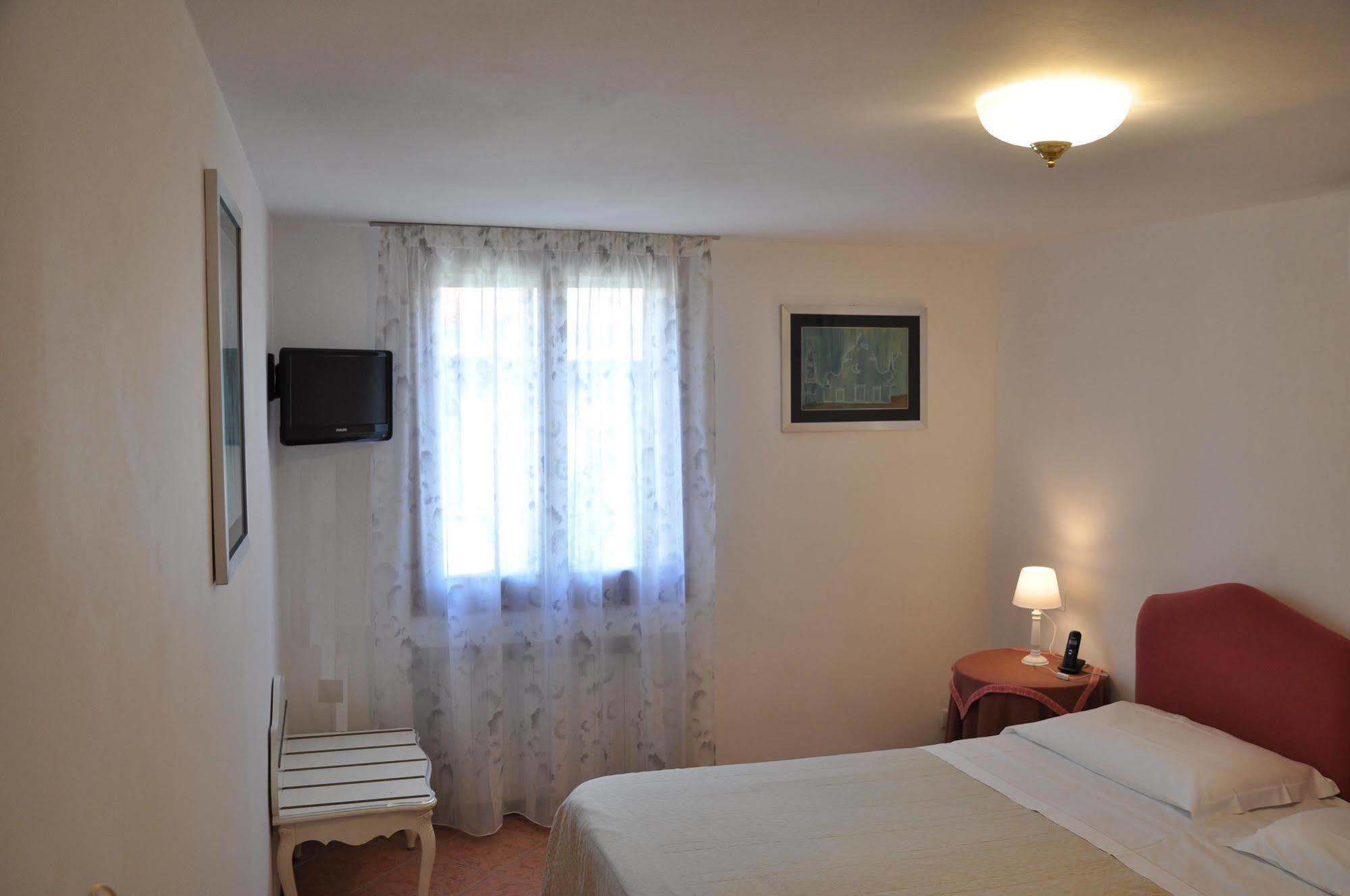 Ca' Bragadin E Carabba Pensión